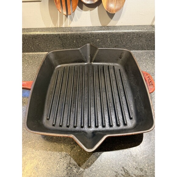 Staub Cast Iron Skillet Square Grill Pan #26 Red Enamel  12" 2 Spouts France - Picture 8 of 8